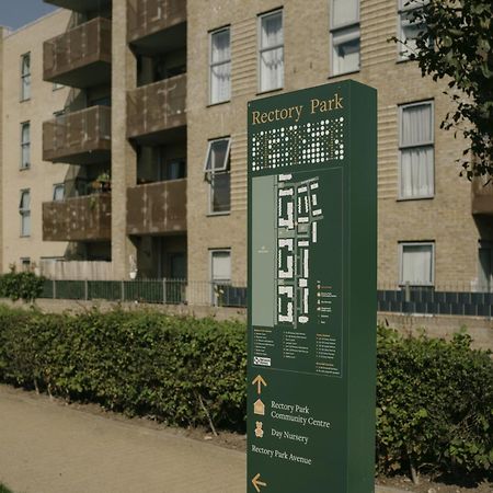 Luxury Kingsize Bedroom With Private Bathroom Northolt  Екстериор снимка