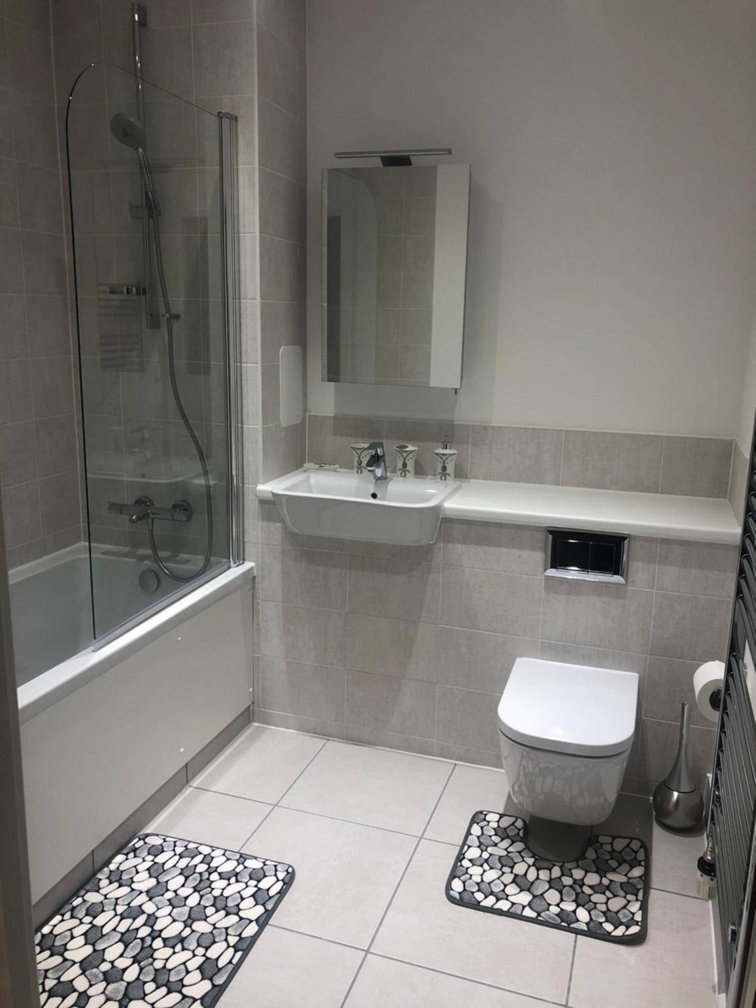 Luxury Kingsize Bedroom With Private Bathroom Northolt  Екстериор снимка