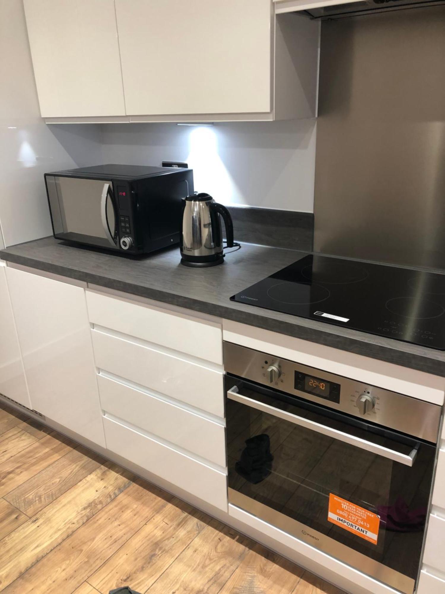 Luxury Kingsize Bedroom With Private Bathroom Northolt  Екстериор снимка
