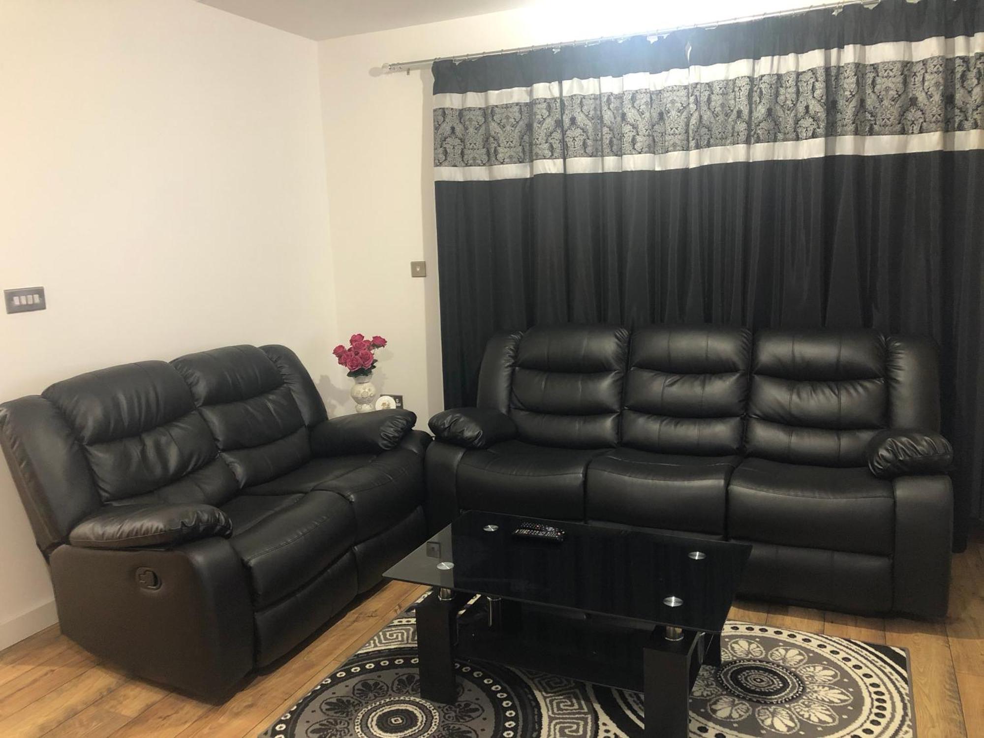 Luxury Kingsize Bedroom With Private Bathroom Northolt  Екстериор снимка