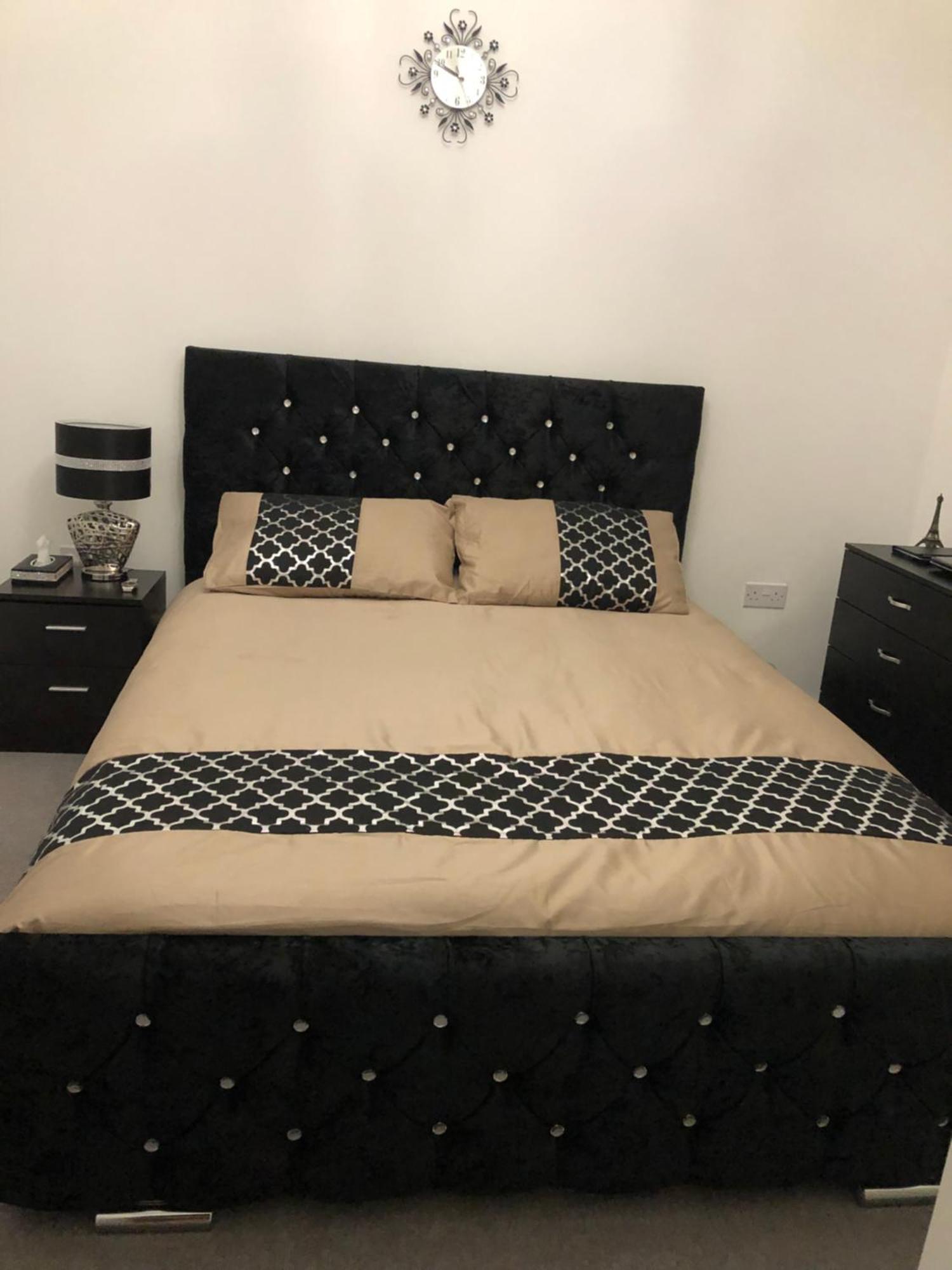 Luxury Kingsize Bedroom With Private Bathroom Northolt  Екстериор снимка