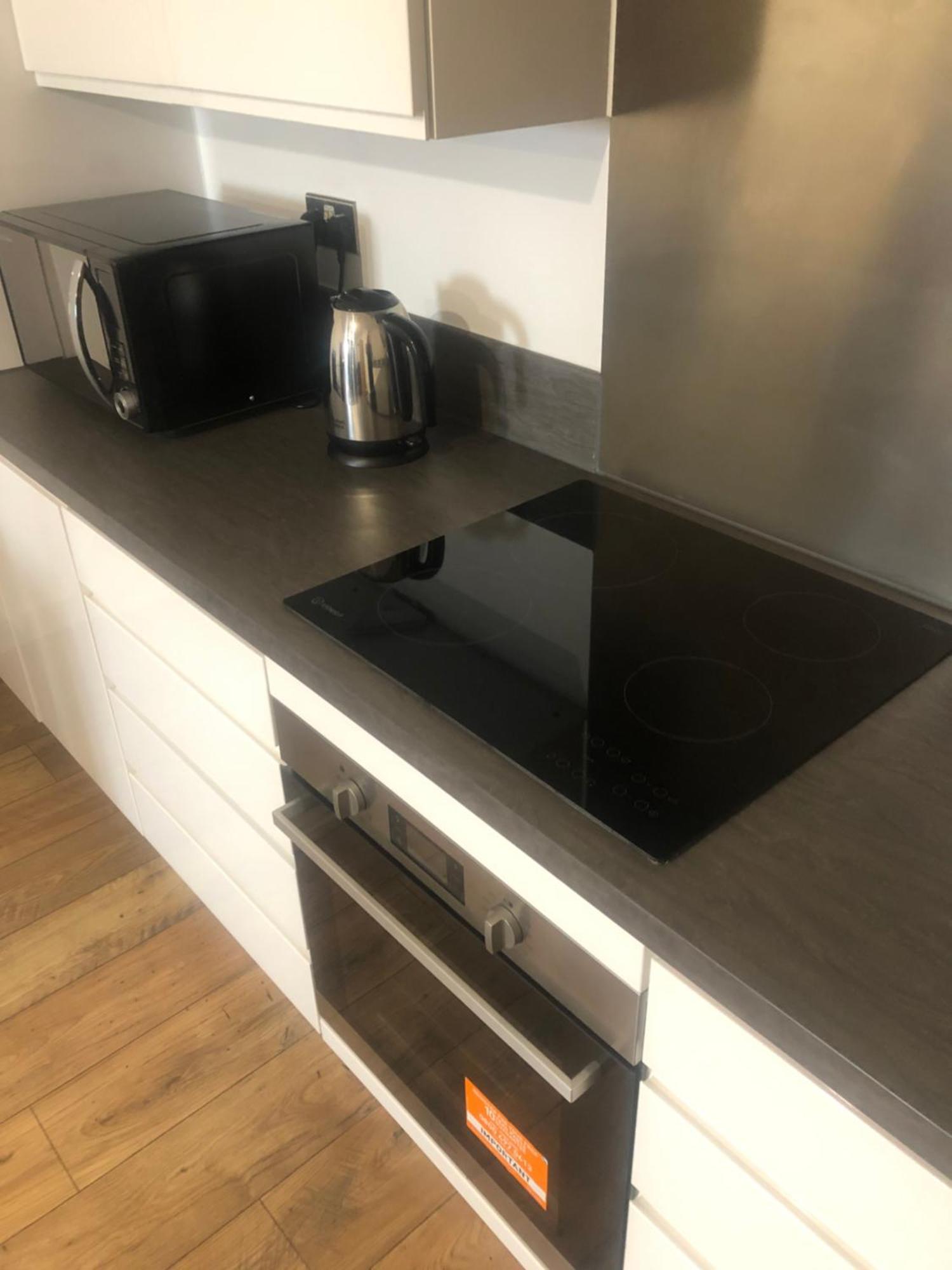 Luxury Kingsize Bedroom With Private Bathroom Northolt  Екстериор снимка